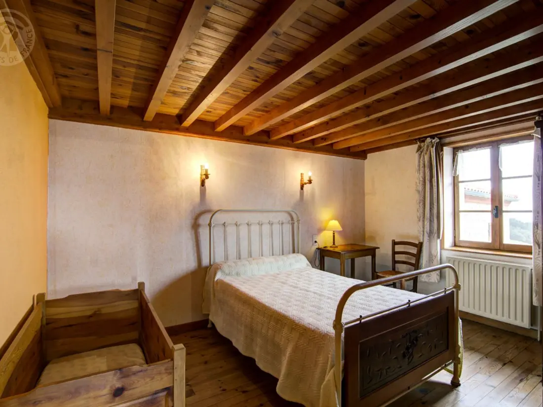 Maison de Vacances SAINT-BONNET-LE-COURREAU