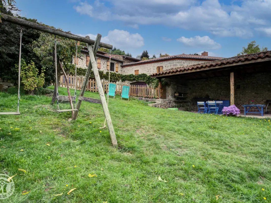 Maison de Vacances SAINT-BONNET-LE-COURREAU