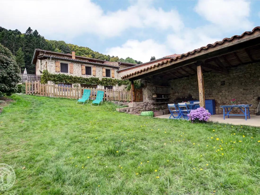 Maison de Vacances SAINT-BONNET-LE-COURREAU