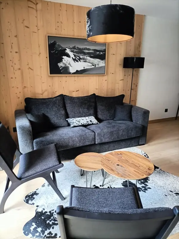 Nid Douillet Au Pied Des Pistes