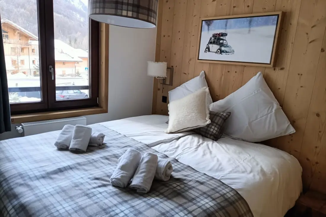 Nid Douillet Au Pied Des Pistes