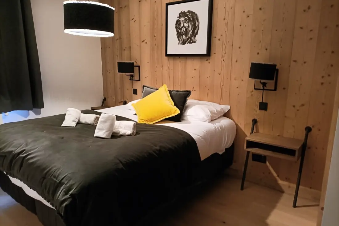 Nid Douillet Au Pied Des Pistes