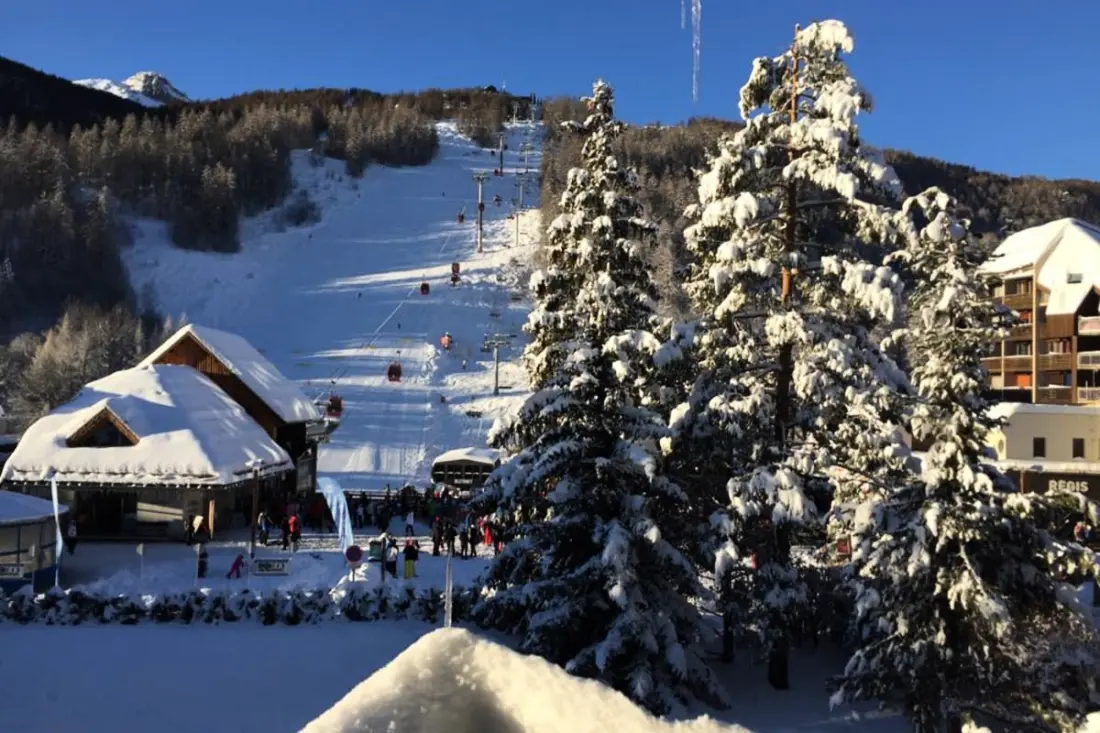 Serre-chevalier:studio Terrasse Au Pied Des Pistes