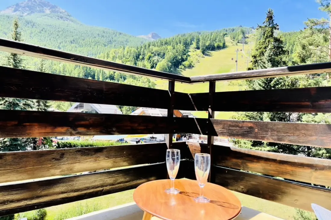 Serre-chevalier:studio Terrasse Au Pied Des Pistes