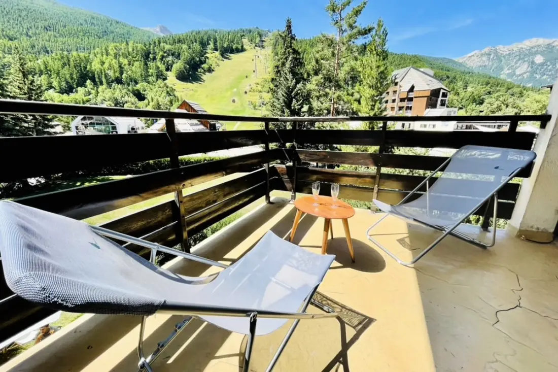 Serre-chevalier:studio Terrasse Au Pied Des Pistes