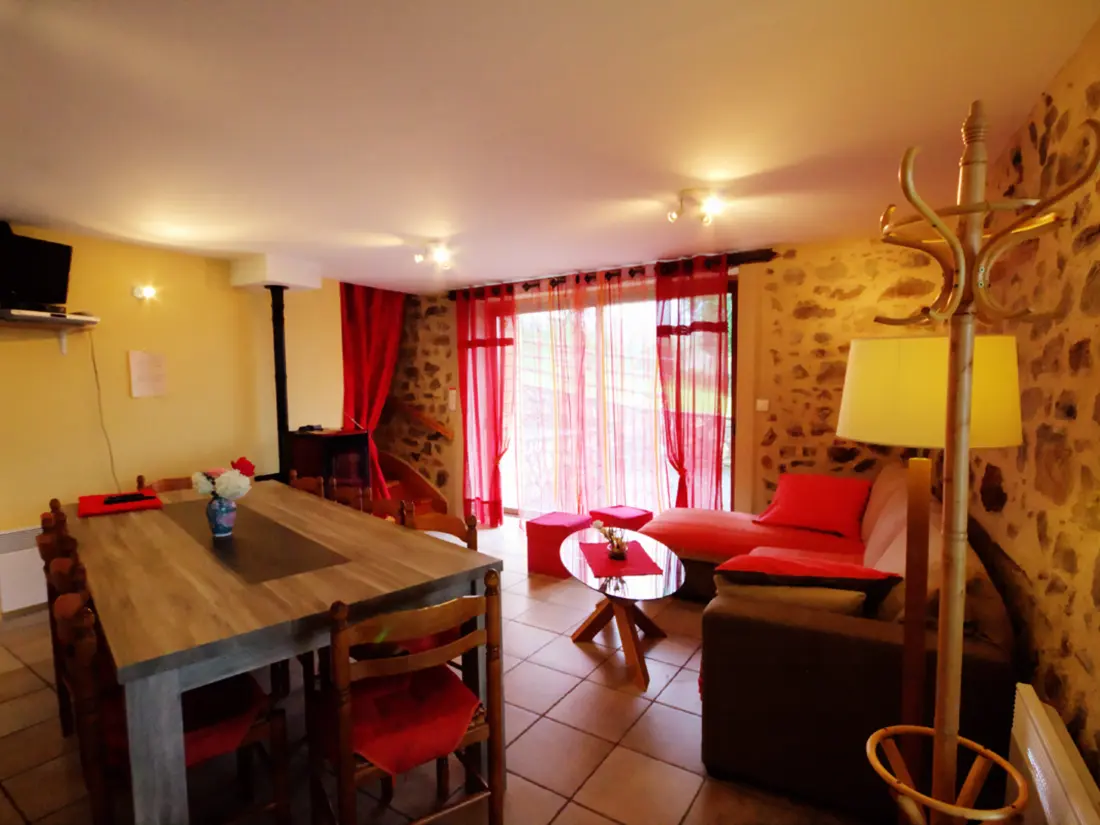 Maison de Vacances SAINT-CYR-DE-VALORGES