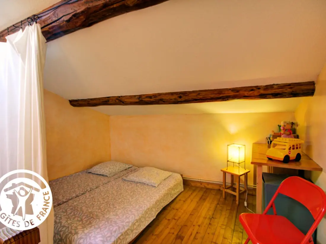 Maison de Vacances SAINT-DIDIER-SUR-ROCHEFORT 3