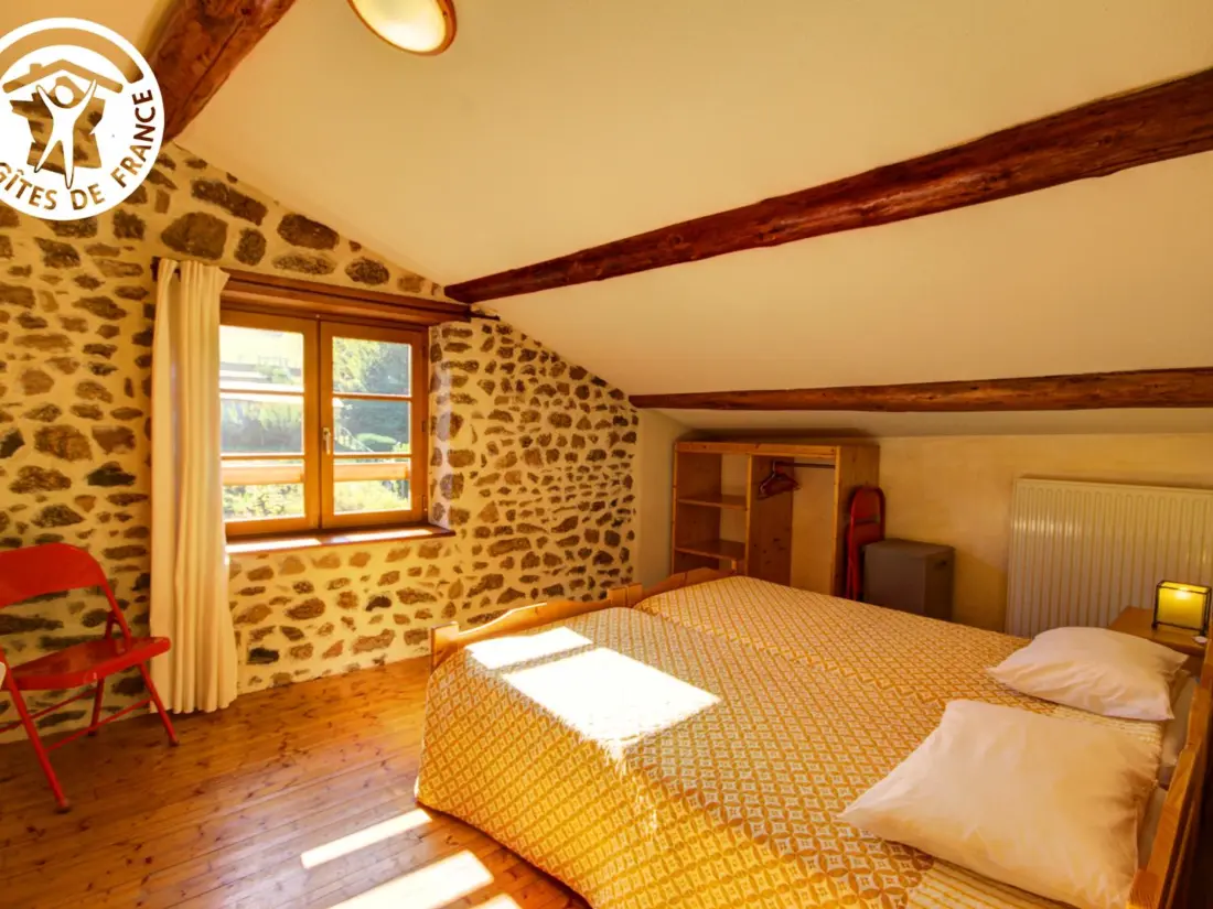 Maison de Vacances SAINT-DIDIER-SUR-ROCHEFORT 3