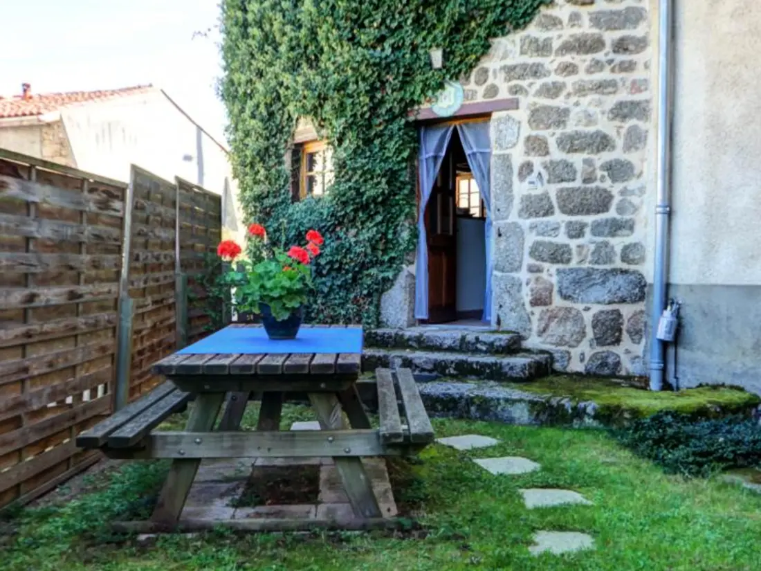 Maison de Vacances SAINT-DIDIER-SUR-ROCHEFORT 3