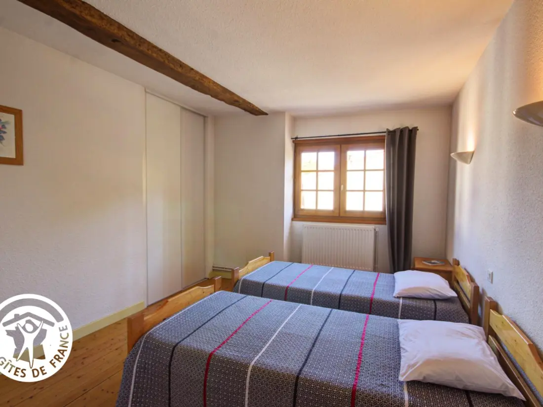 Maison de Vacances SAINT-DIDIER-SUR-ROCHEFORT 3