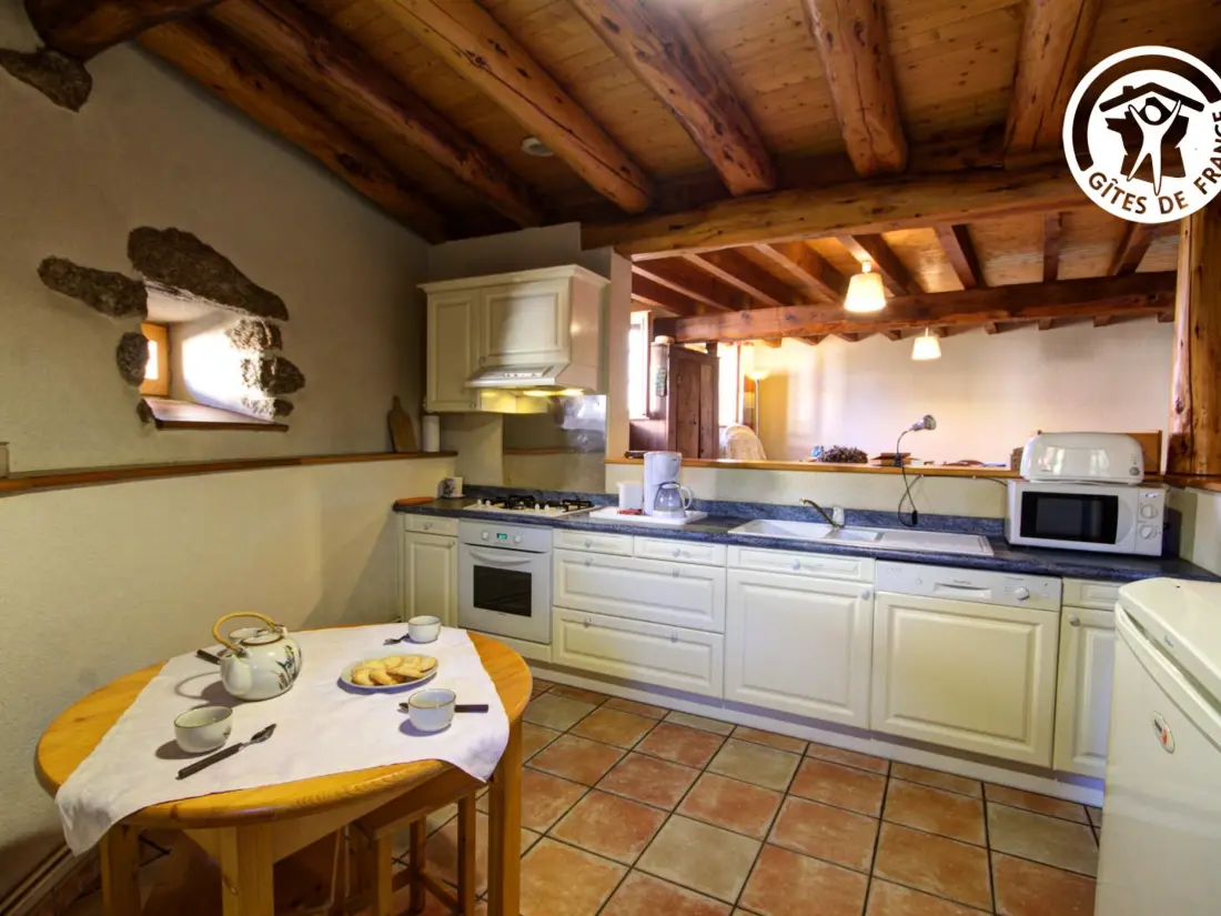 Maison de Vacances SAINT-DIDIER-SUR-ROCHEFORT 3