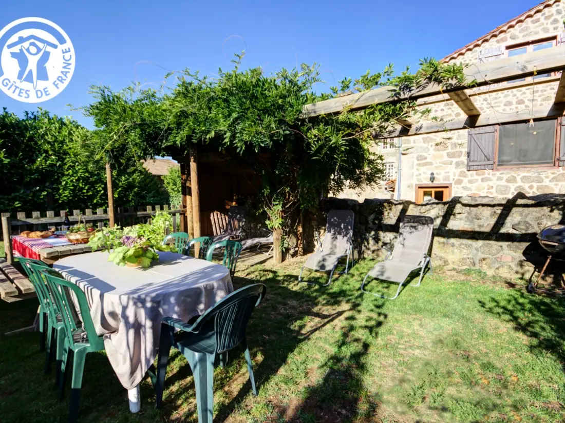 Maison de Vacances SAINT-DIDIER-SUR-ROCHEFORT 3