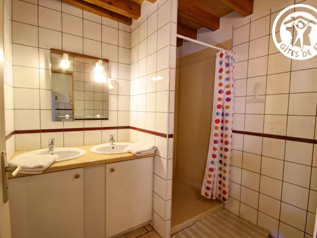Maison de Vacances SAINT-DIDIER-SUR-ROCHEFORT 3