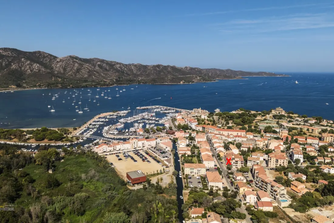 Casa Nina – Duplex Refait à Neuf Proche Du Port De Saint-florent