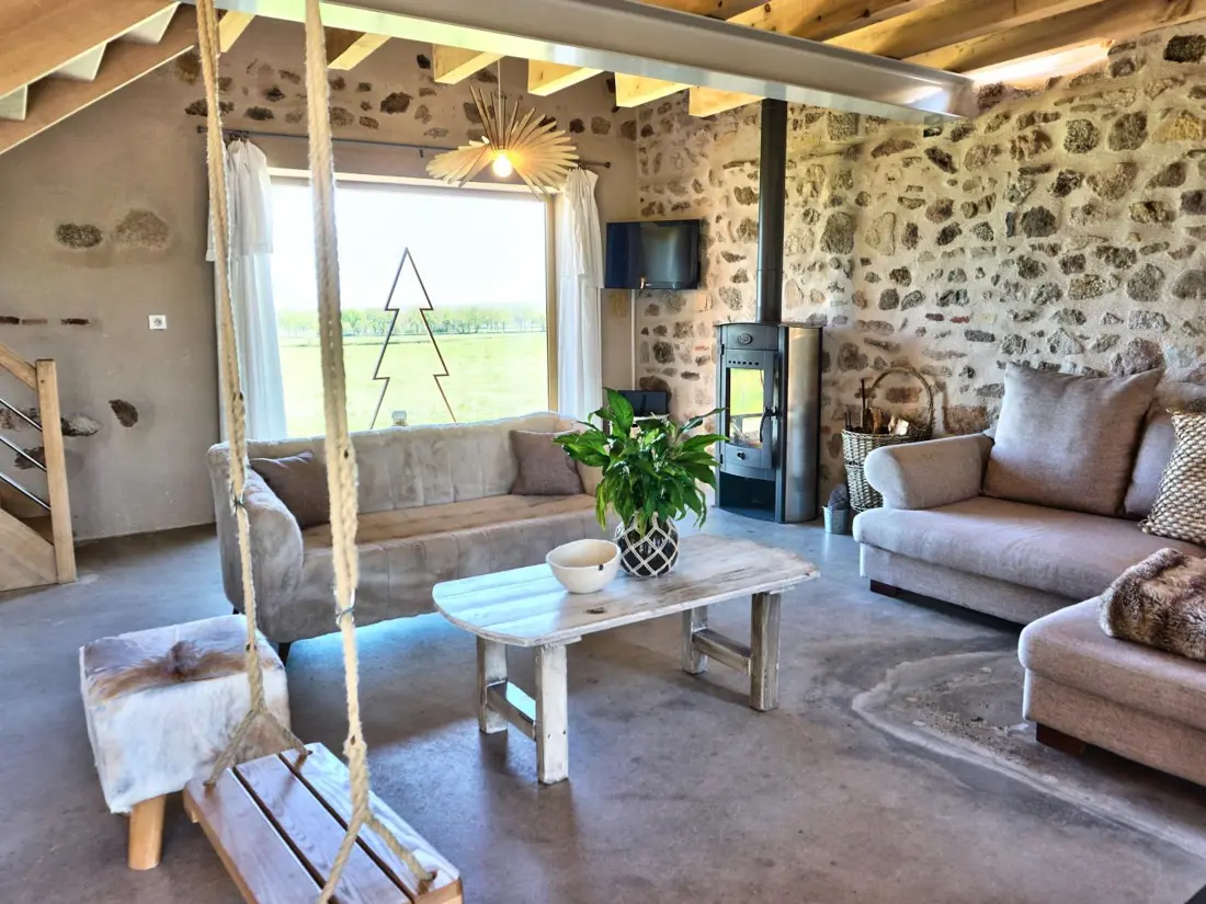 Maison de Vacances SAINT-FORGEUX-LESPINASSE 2