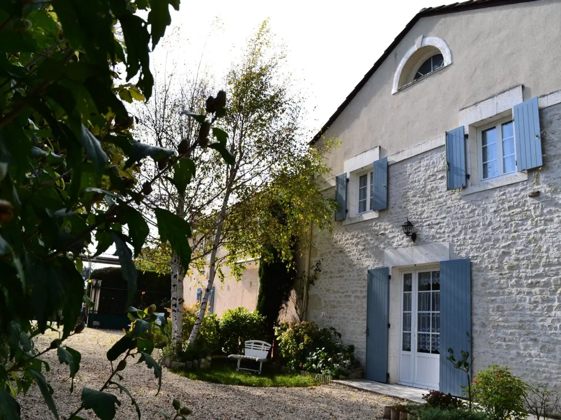 Maison de Vacances Saint-Genis-d'Hiersac 3