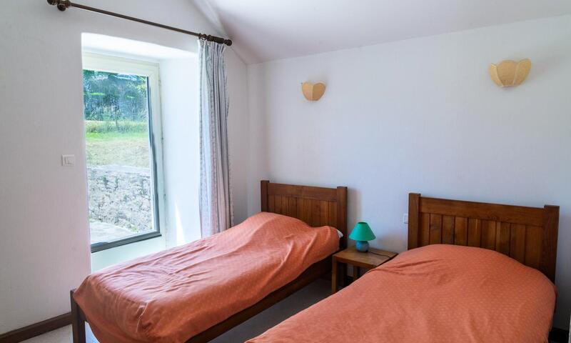 Gîte La cazelle 4/6 personnes du presbytère - - Saint Georges de Lévéjac - 3