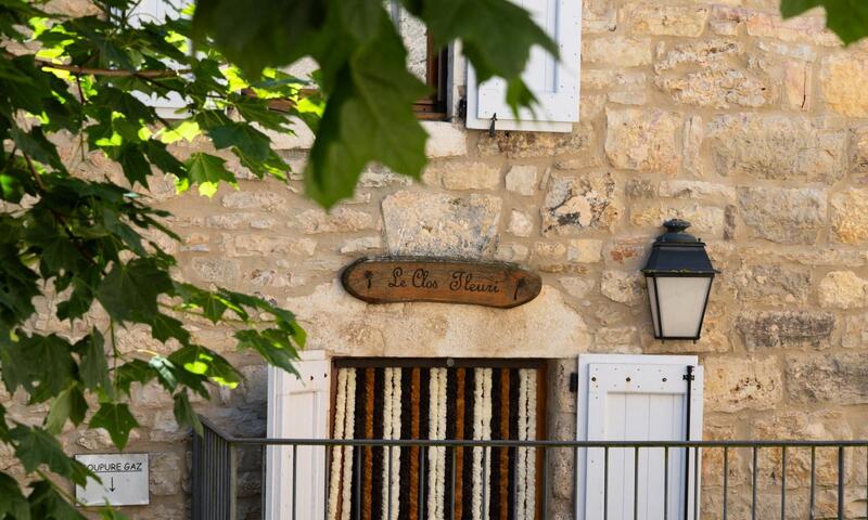 Gîte Le clos fleuri 4 personnes du couvent - - Saint Georges de Lévéjac - 17