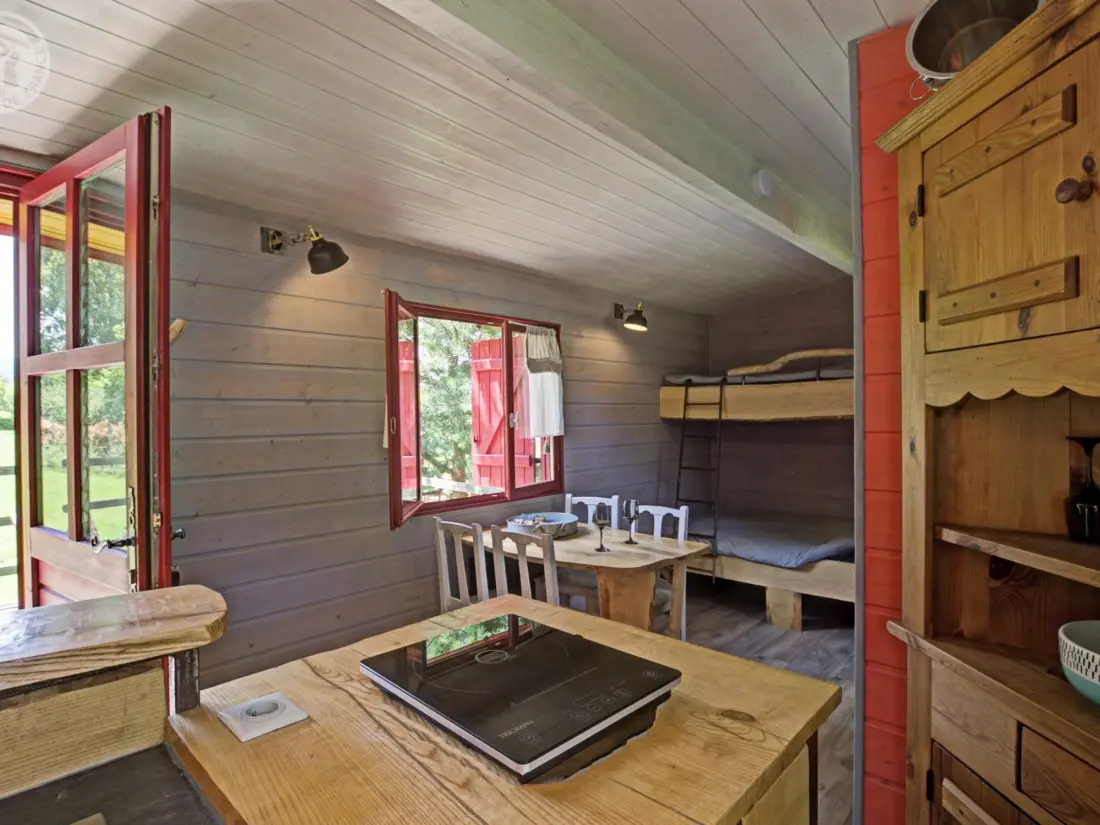 Maison de Vacances SAINT-GERMAIN-LESPINASSE 2