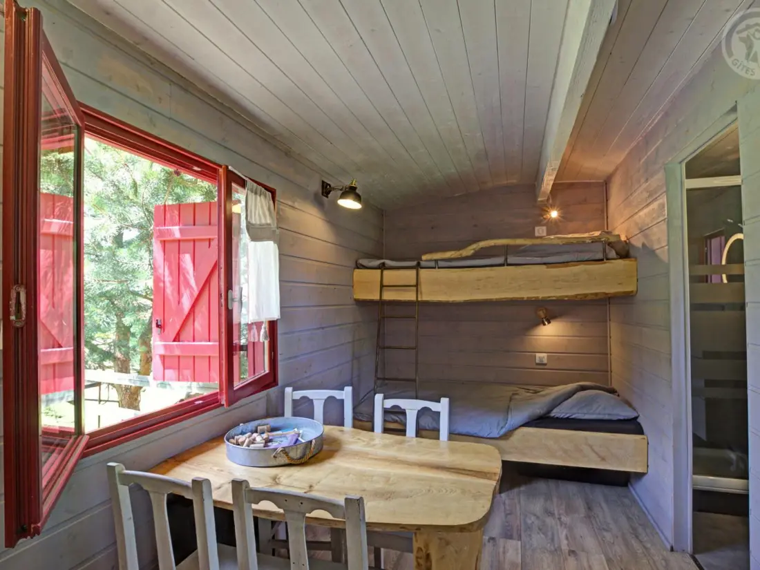 Maison de Vacances SAINT-GERMAIN-LESPINASSE 2