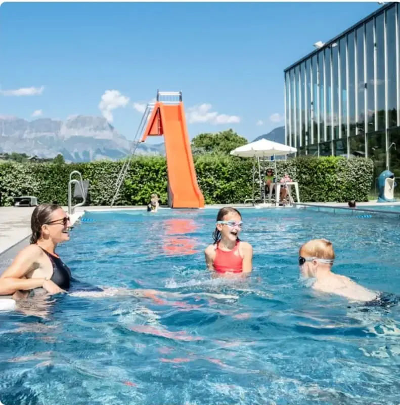 Vue Aravis Et Terrasse, Proximité Thermes