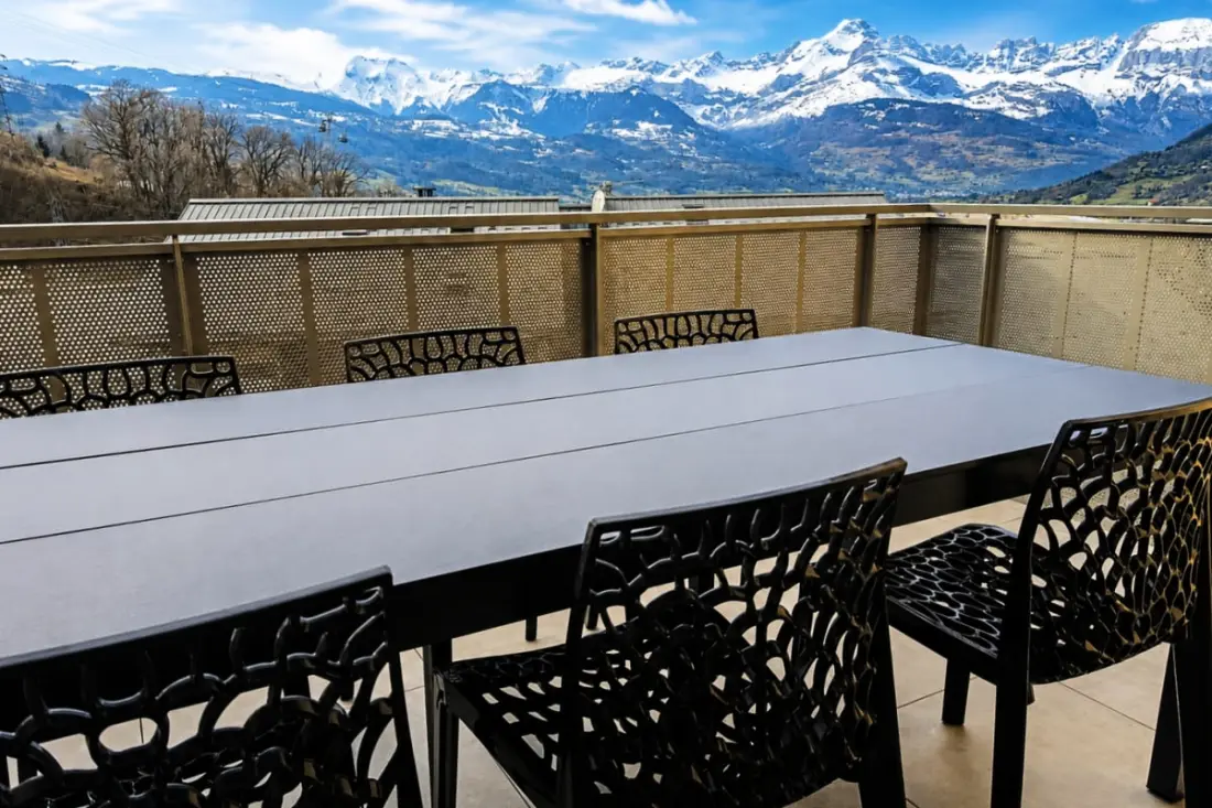 Vue Aravis Et Terrasse, Proximité Thermes