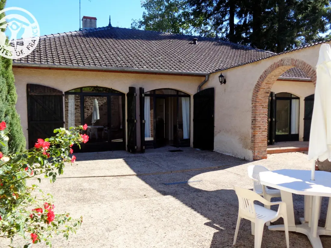 Maison de Vacances SAINT-HAON-LE-VIEUX