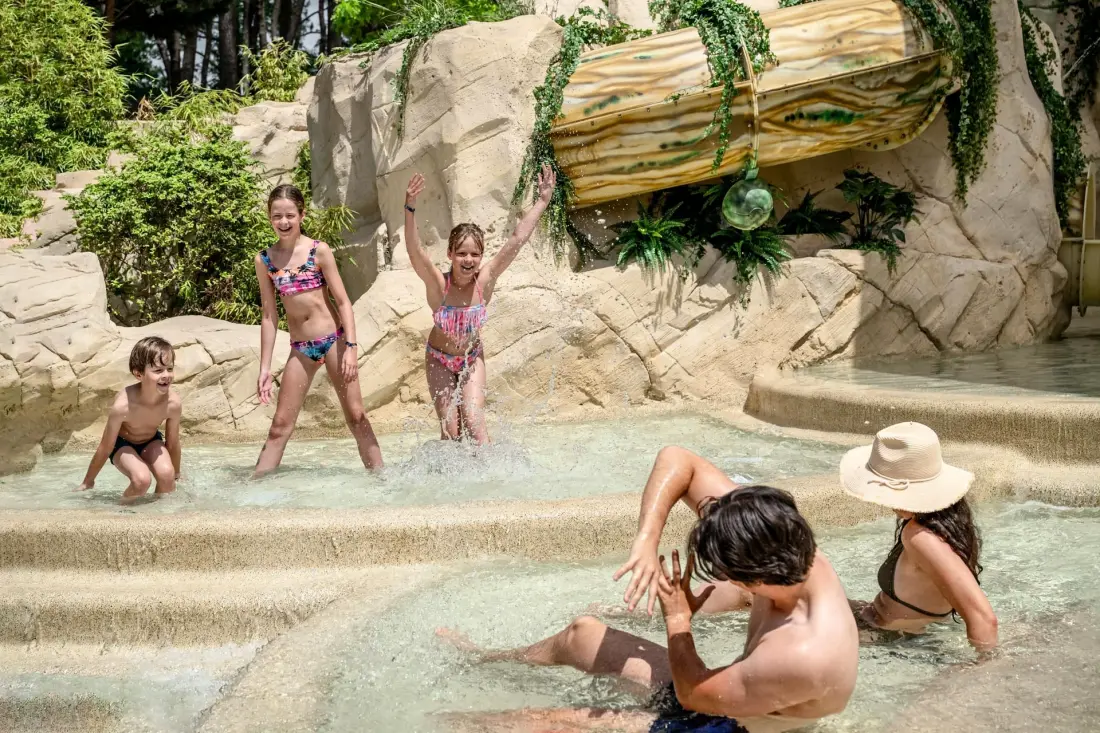 Flower Camping Au Bois Des Biches 4 étoiles★★★★