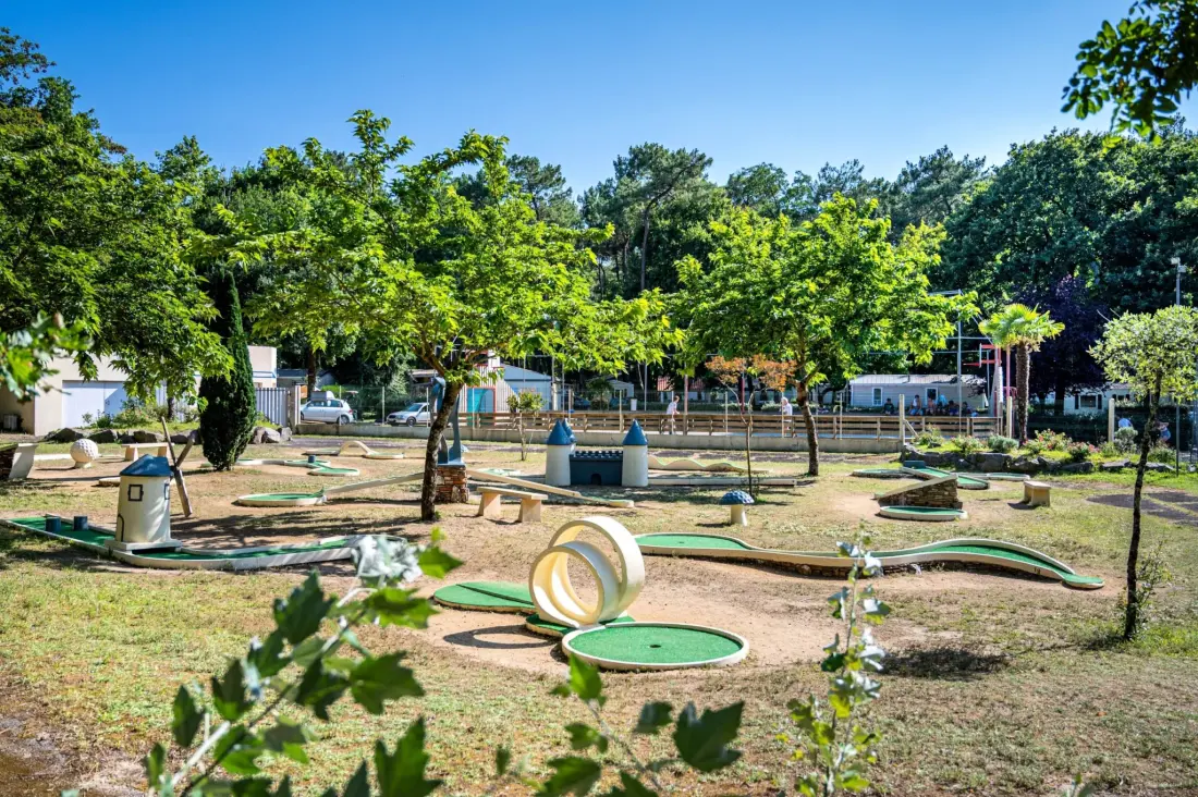 Flower Camping Au Bois Des Biches 4 étoiles★★★★