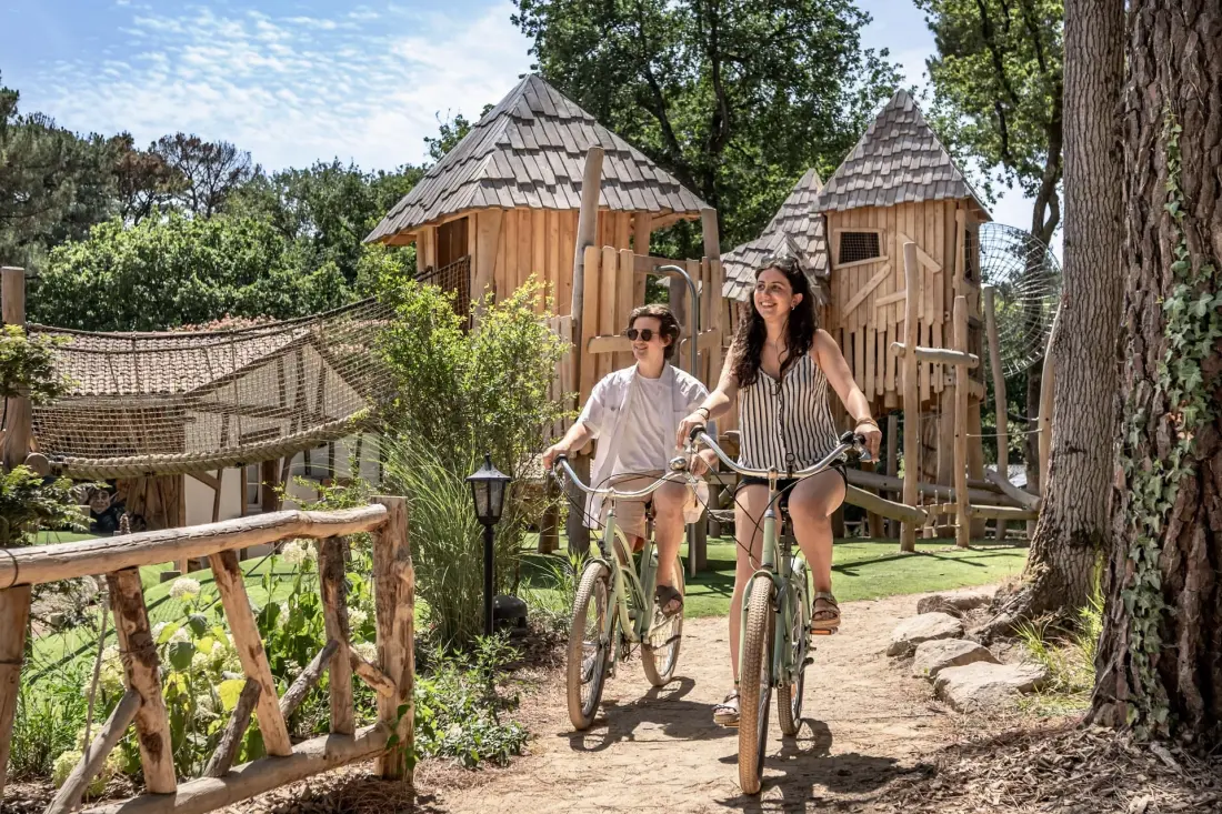 Flower Camping Au Bois Des Biches 4 étoiles★★★★