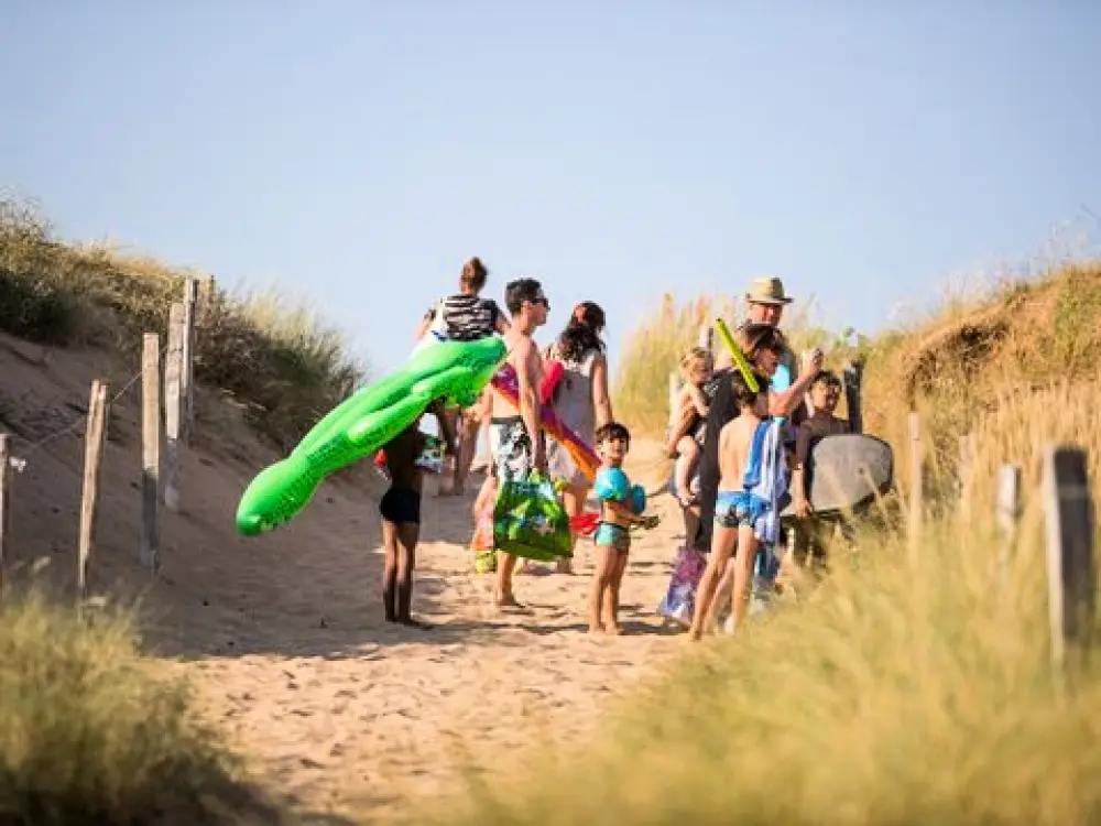 Camping La Parée Du Jonc  3 étoiles★★★