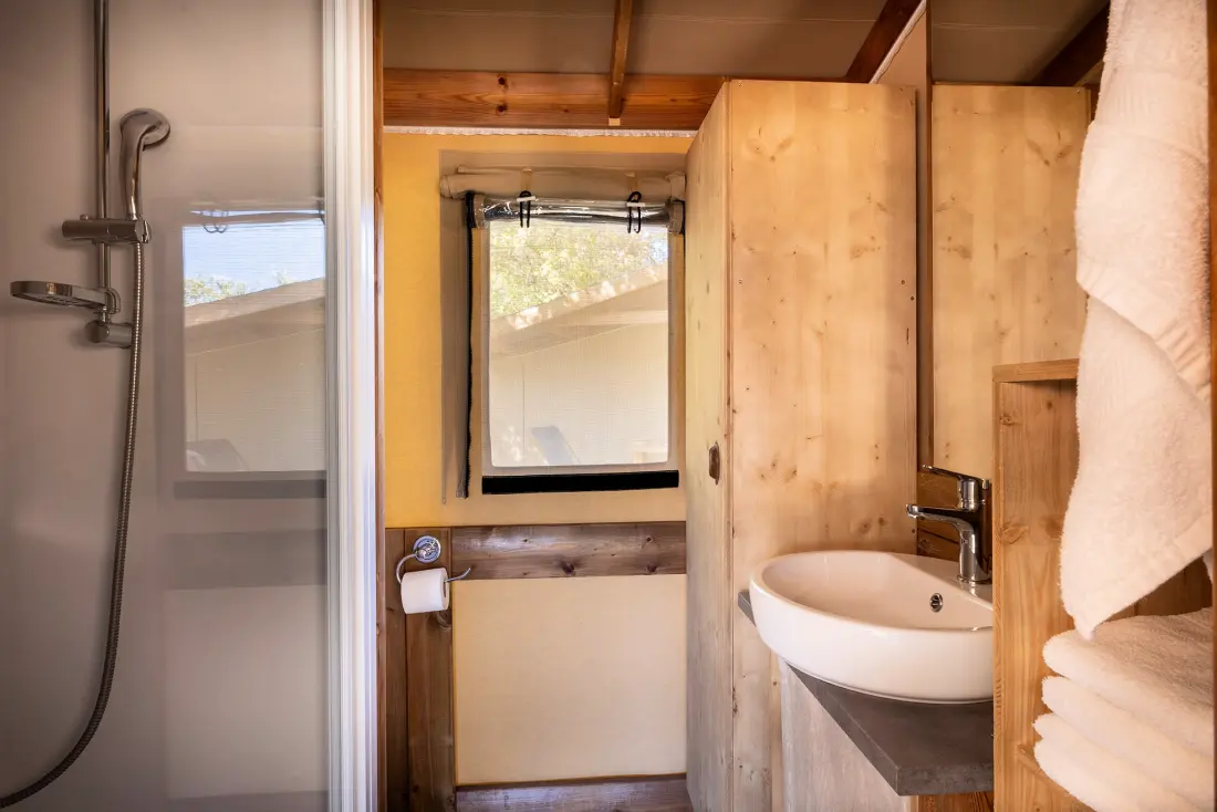 Flower Camping La Davière Plage 4 étoiles★★★★