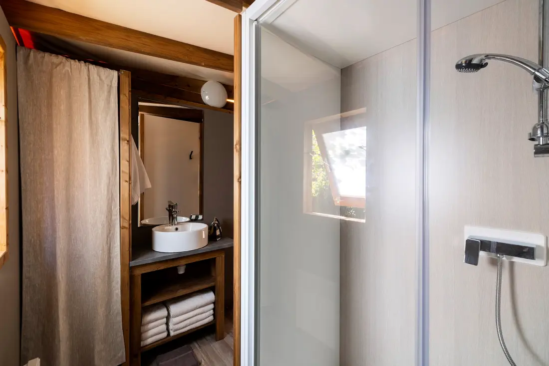Flower Camping La Davière Plage 4 étoiles★★★★