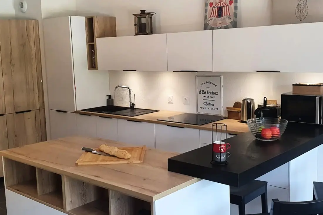 Appartement Avec Terrasse &amp; Emplacement Idéal