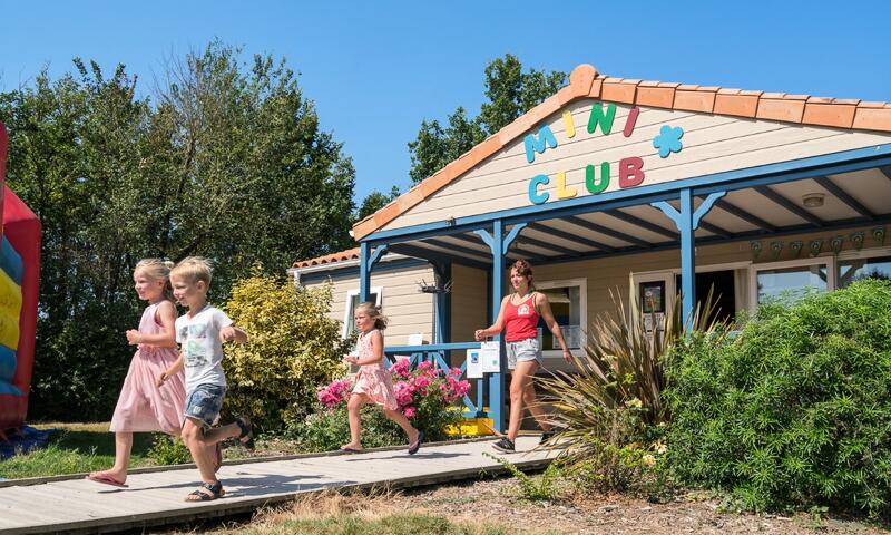 Camping La Guyonnière - - Saint-Julien-des-Landes - 22