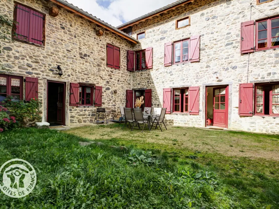 Maison de Vacances SAINT-JUST-EN-BAS
