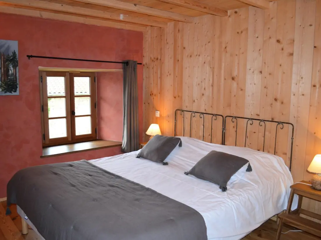 Maison de Vacances SAINT-JUST-LA-PENDUE 4