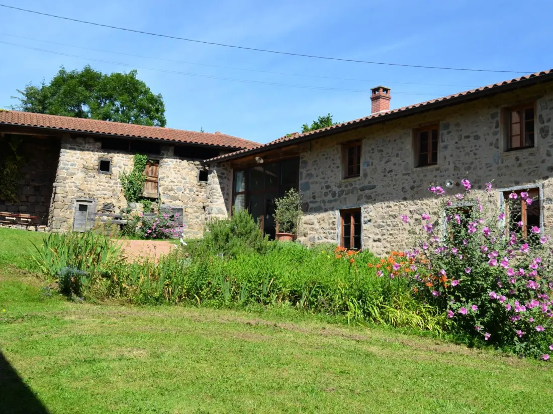 Maison de Vacances SAINT-JUST-LA-PENDUE 4
