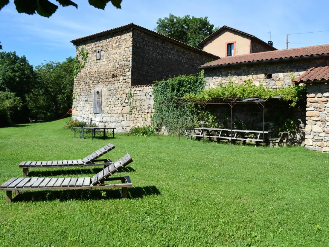 Maison de Vacances SAINT-JUST-LA-PENDUE 4