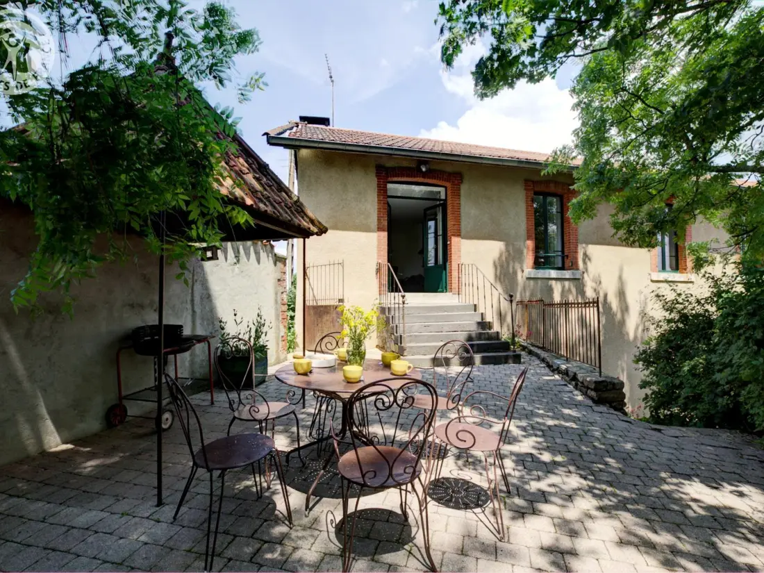 Maison de Vacances SAINT-JUST-LA-PENDUE 5