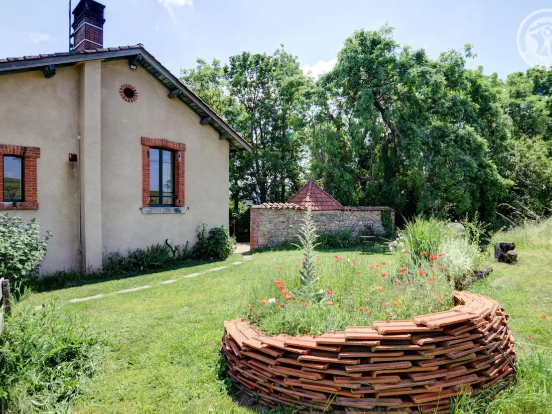 Maison de Vacances SAINT-JUST-LA-PENDUE 5
