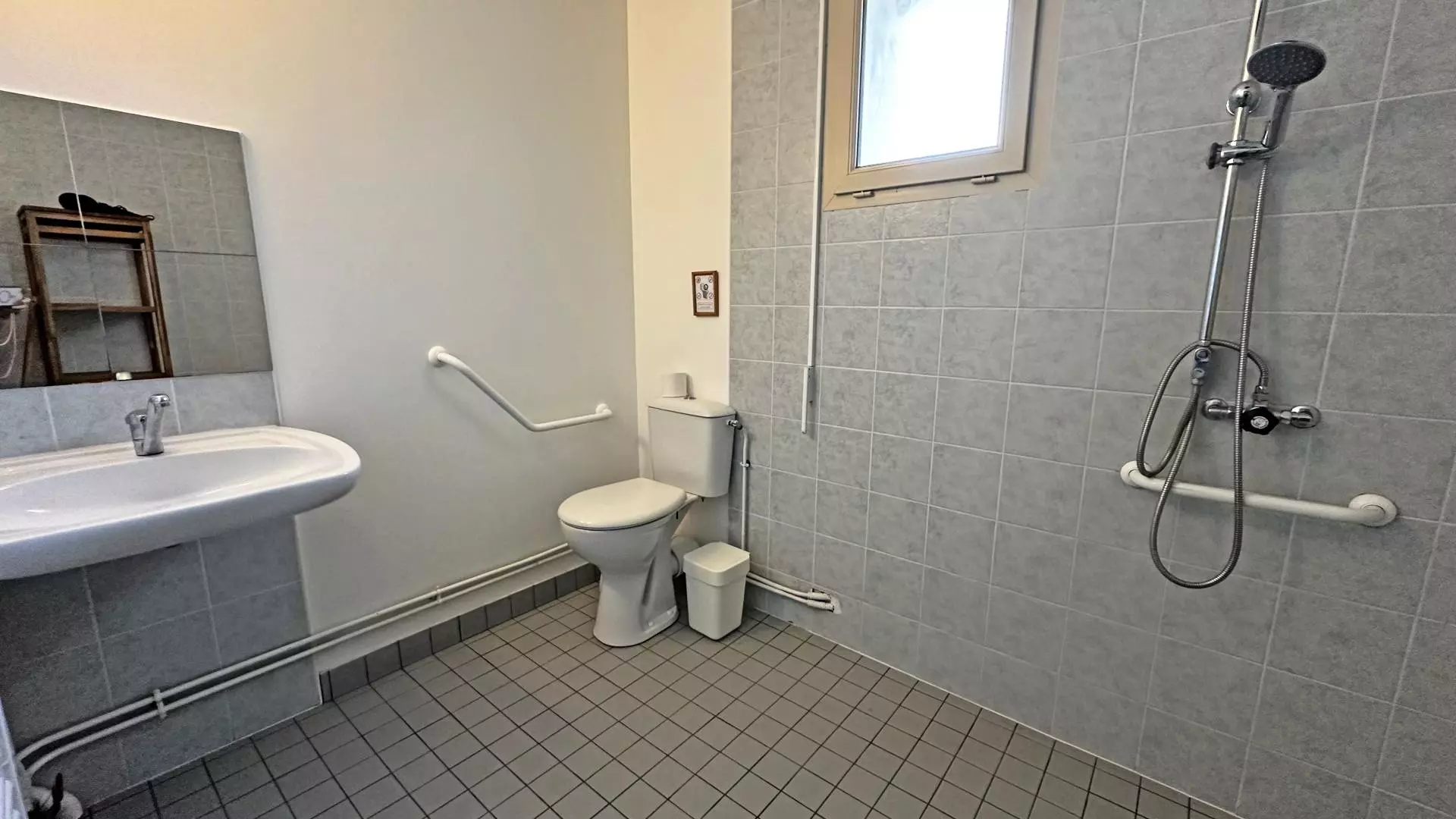 Gîte de France Le château de feuillade 3 épis - - Saint Laurent sur Gorre - 13