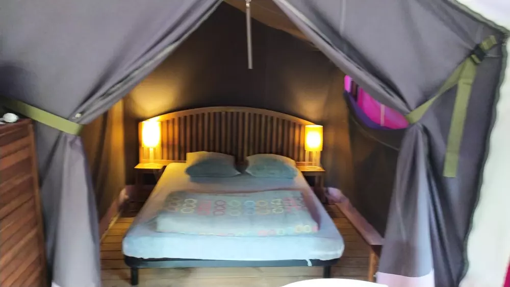 Flower Camping La Rivière 3 étoiles★★★