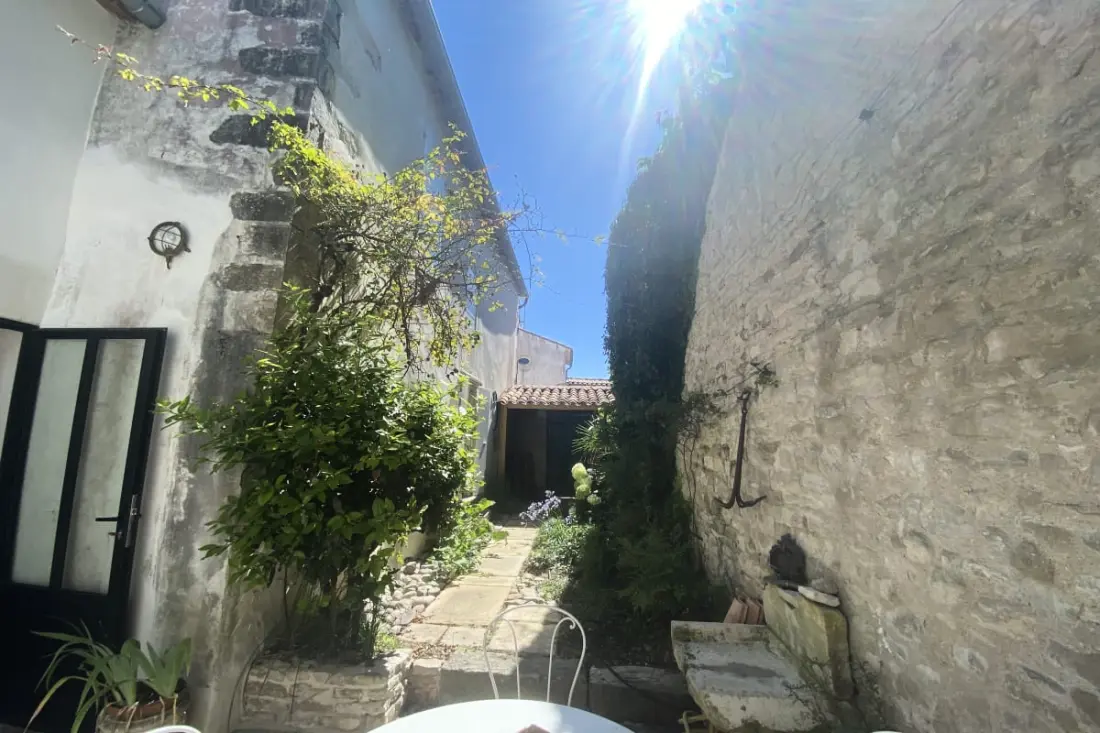 Charmante Maison En Plein Cœur De Saint Martin