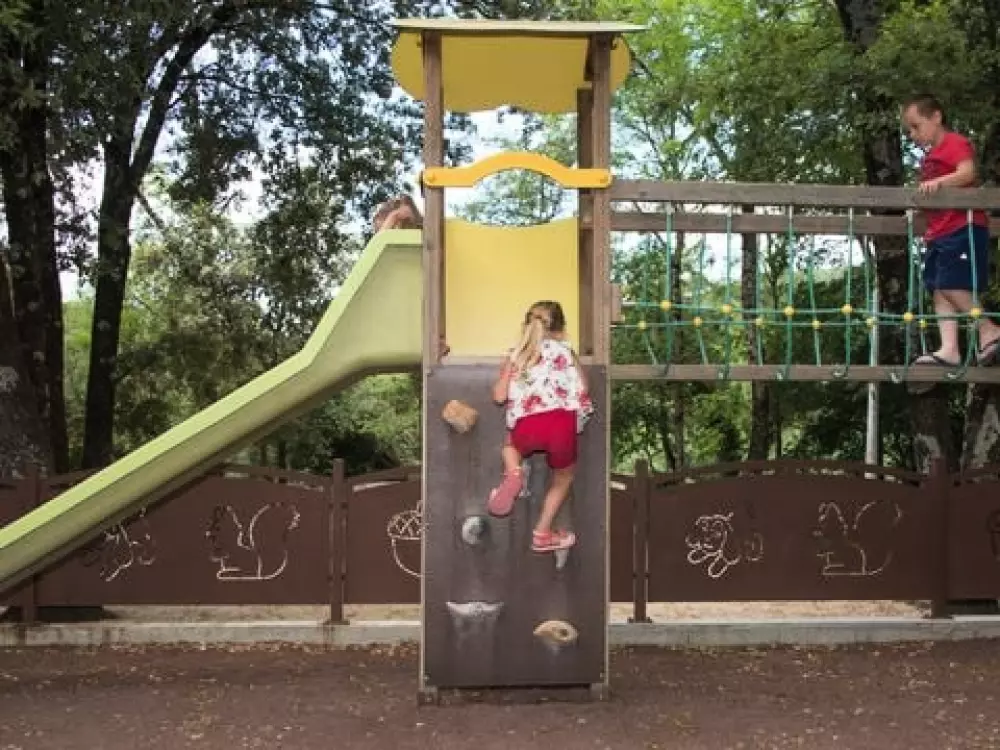 Camping Le Sous Bois  4 étoiles★★★★