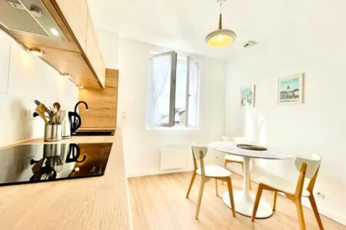 L'art Déco I Centre I Wifi Haut Débit I Lumineux