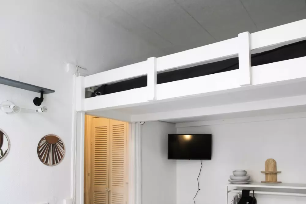 Beau Studio Mezzanine Dans Le Centre-ville