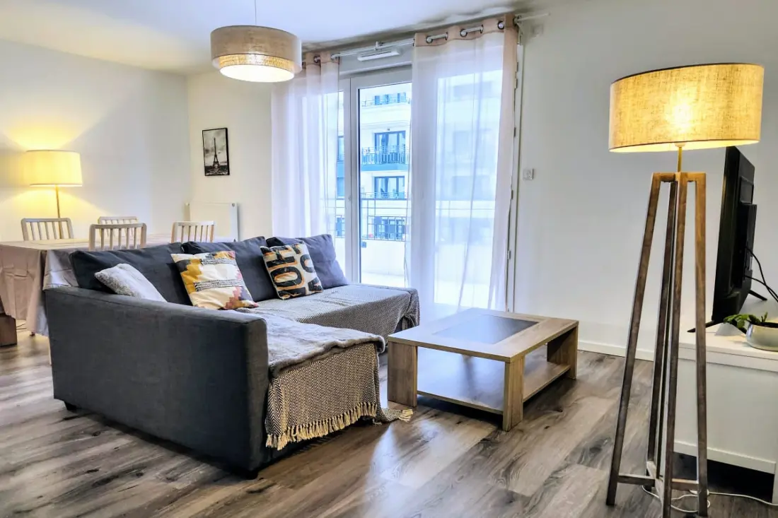 Appartement Moderne Avec Balcon - Proche Paris