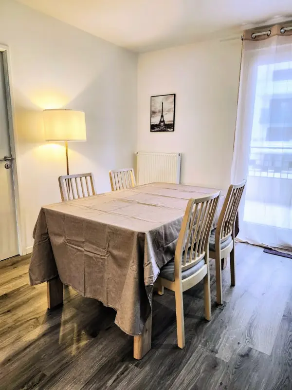 Appartement Moderne Avec Balcon - Proche Paris