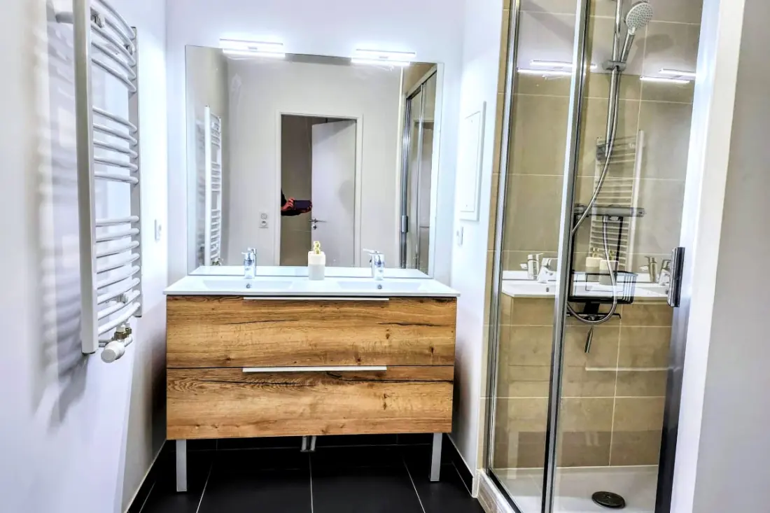 Appartement Moderne Avec Balcon - Proche Paris